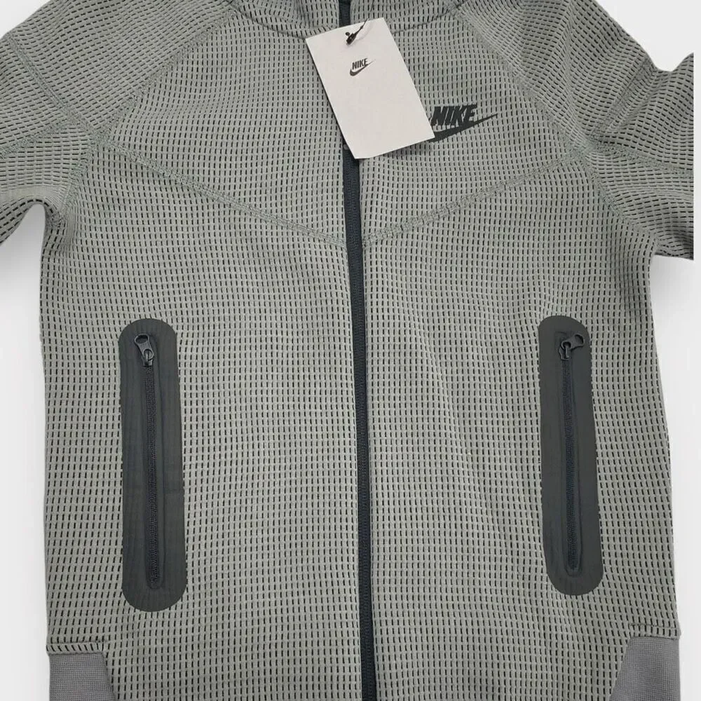 Nike Sportswear Tech Fleece Kids Winterized Full-Zip Gray Black Hoodie size S